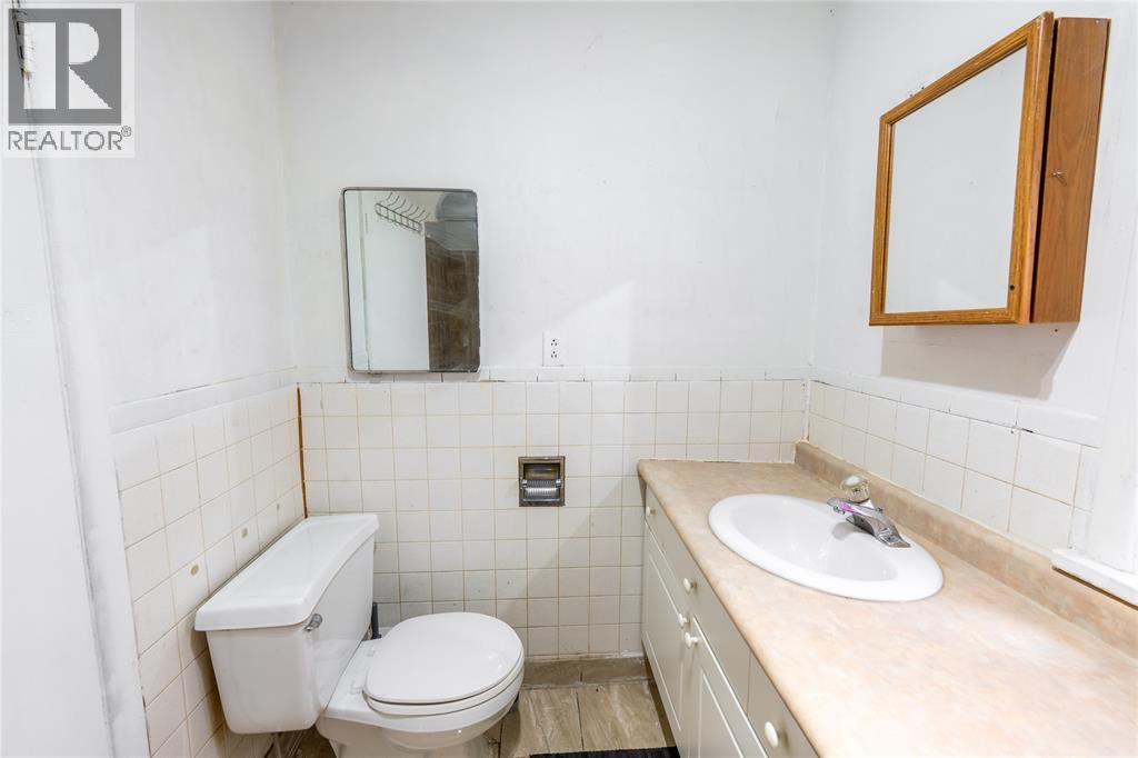 181 Campbell STREET - 14