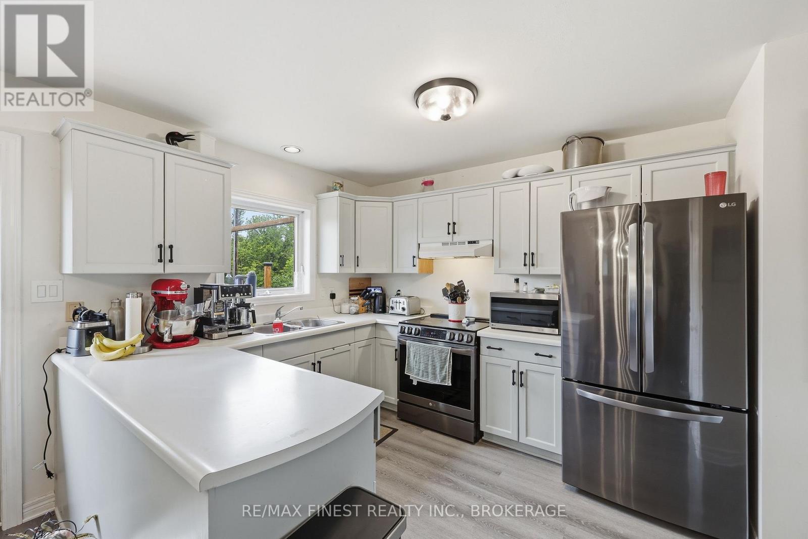 697 HINCH ROAD - 12
