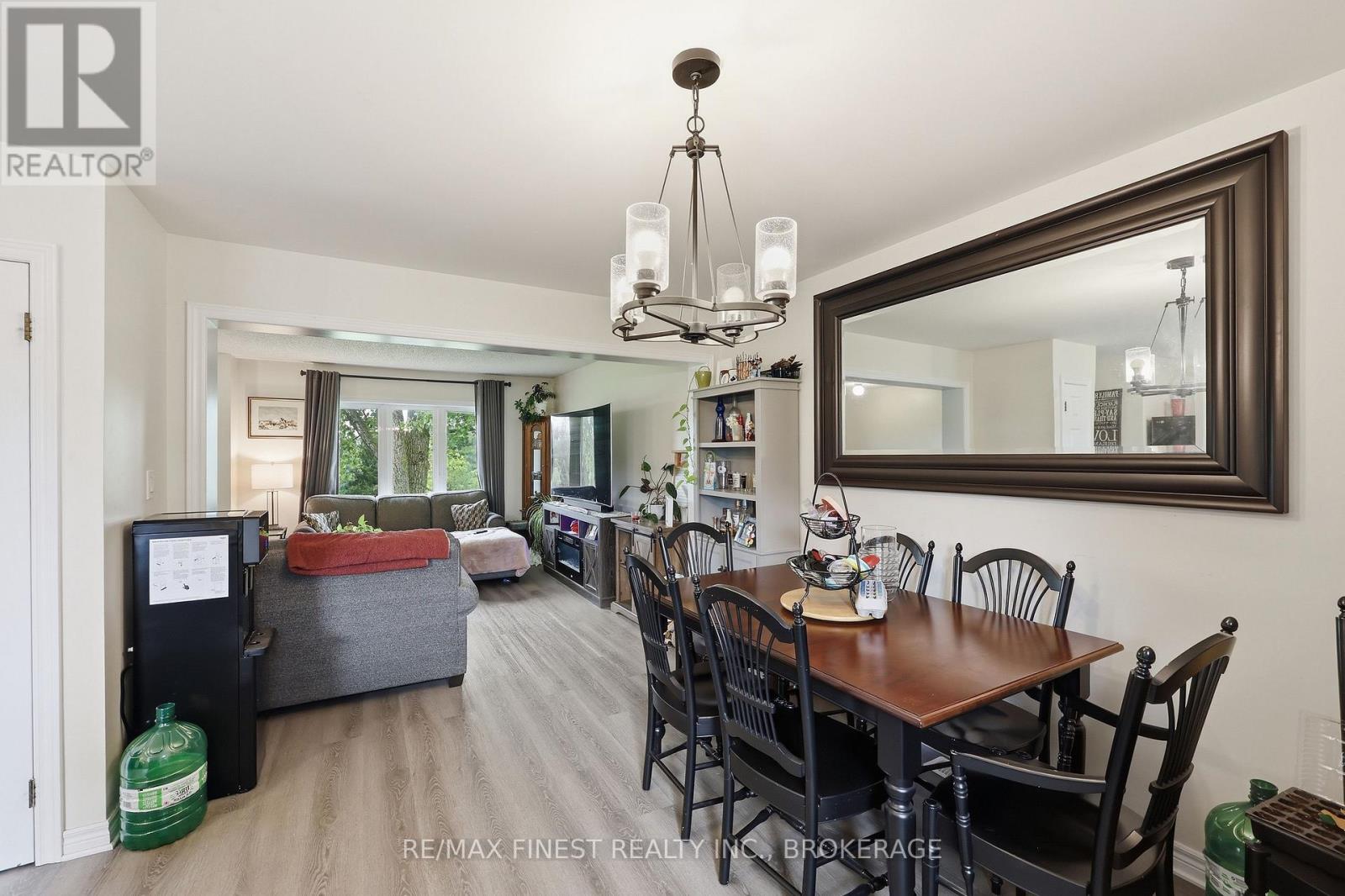 697 HINCH ROAD - 13