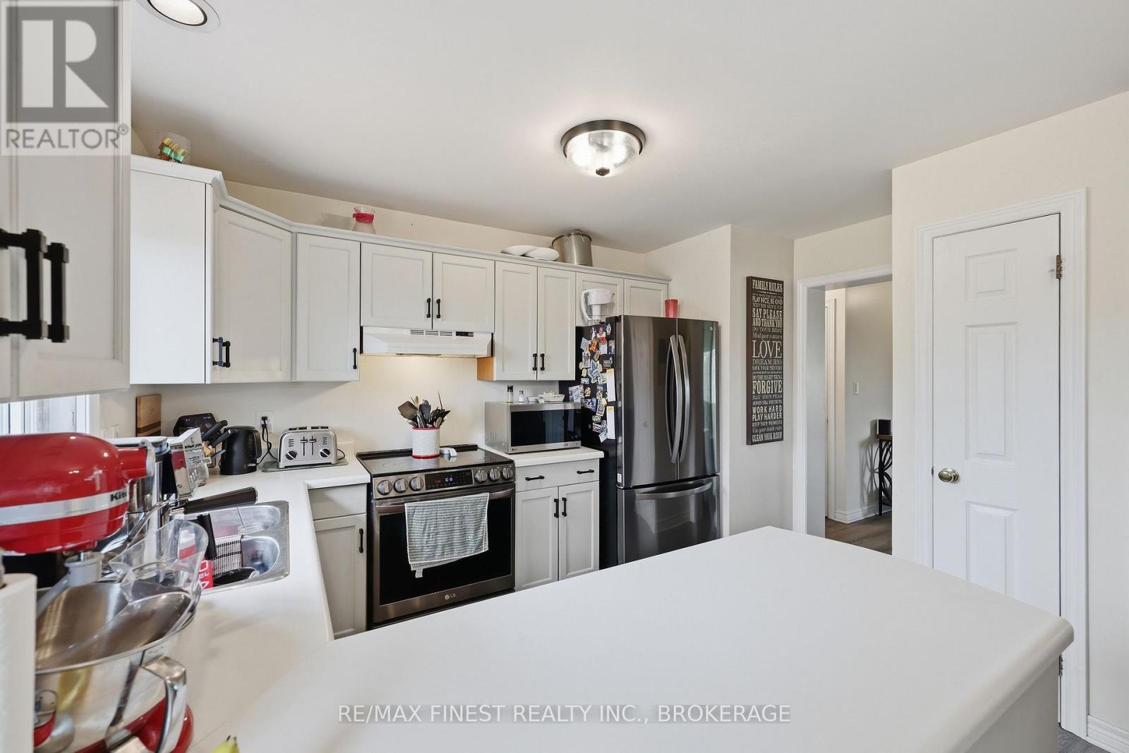 697 HINCH ROAD - 14