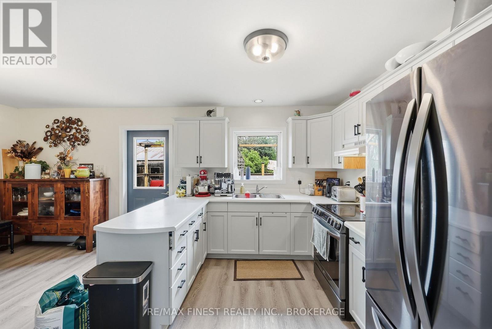 697 HINCH ROAD - 15