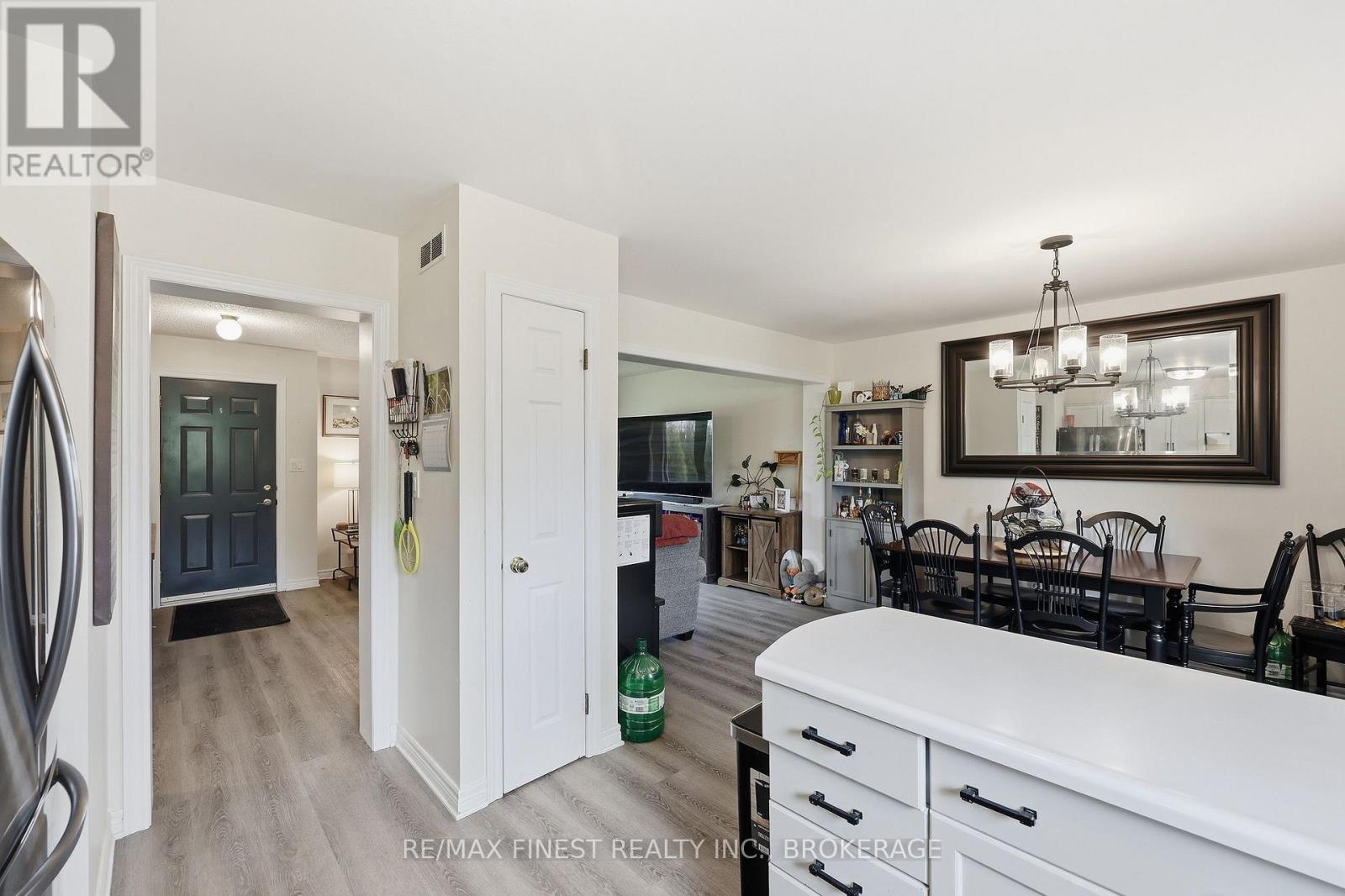 697 HINCH ROAD - 16