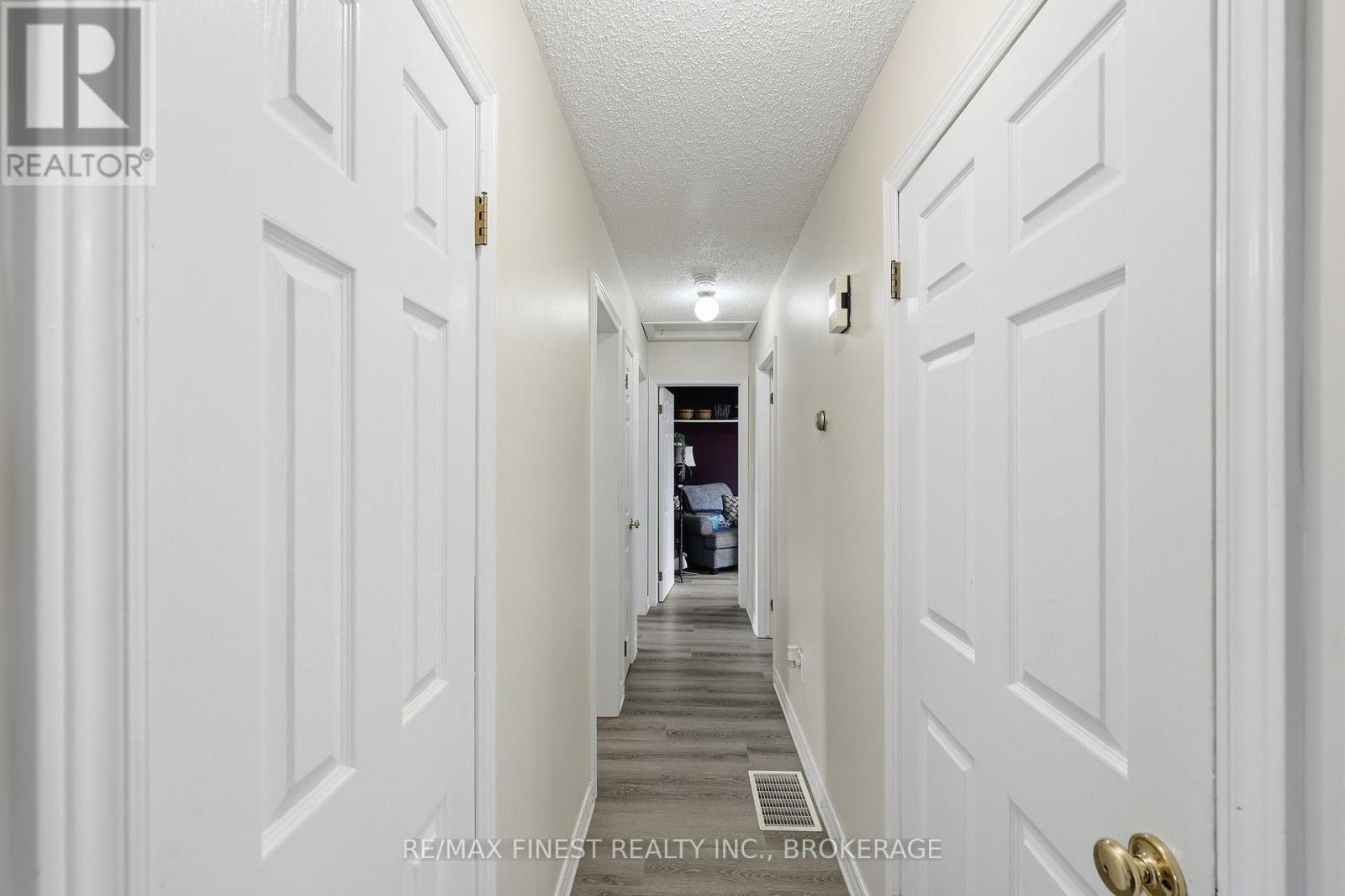 697 HINCH ROAD - 17