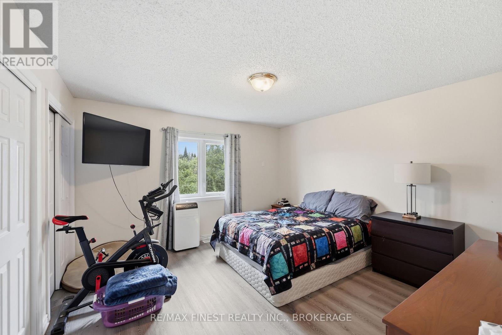 697 HINCH ROAD - 18