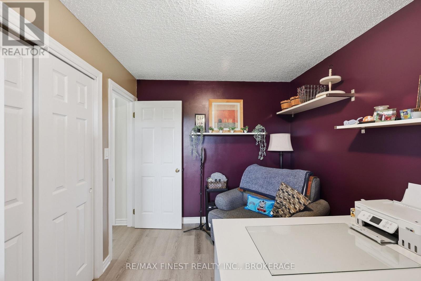 697 HINCH ROAD - 21