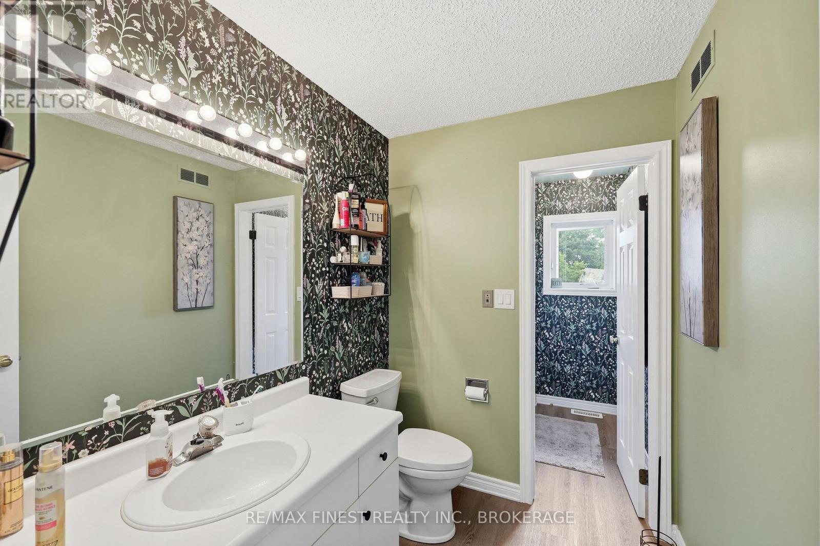 697 HINCH ROAD - 23