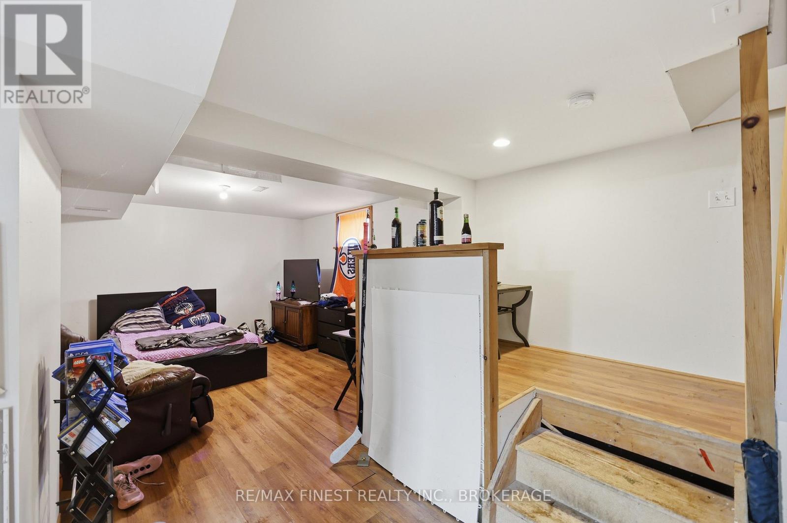 697 HINCH ROAD - 25