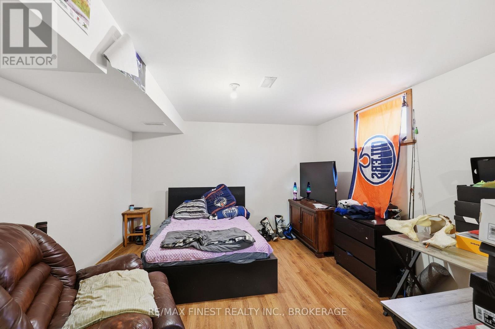 697 HINCH ROAD - 26