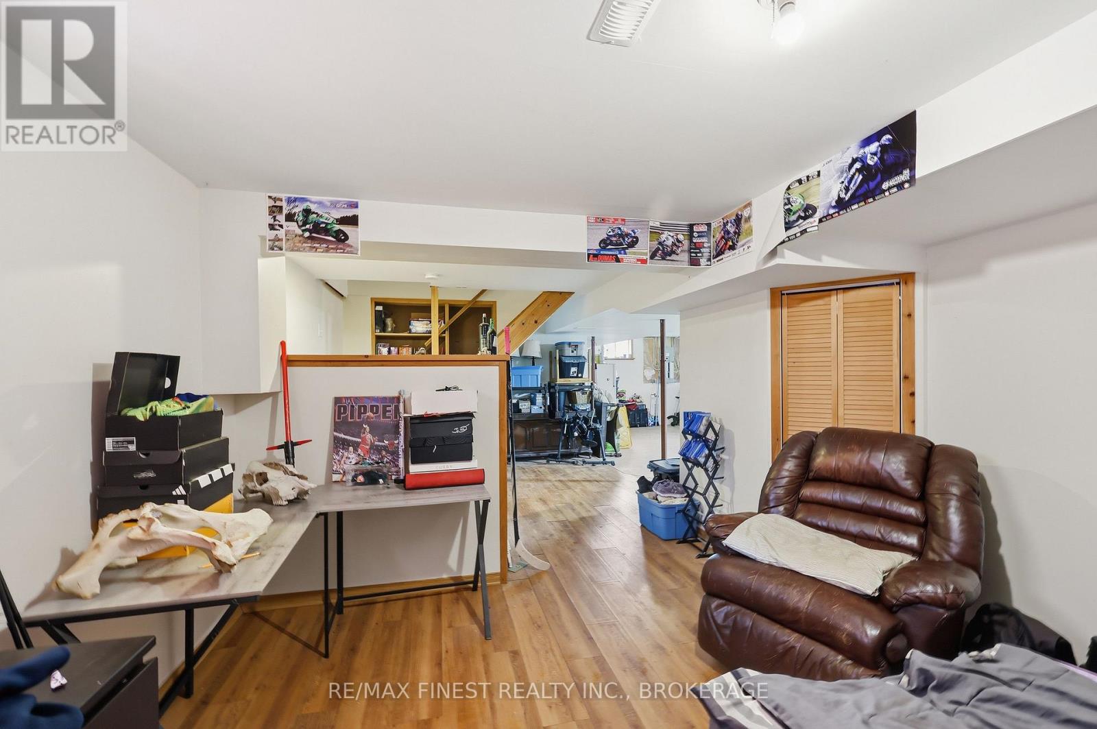 697 HINCH ROAD - 27