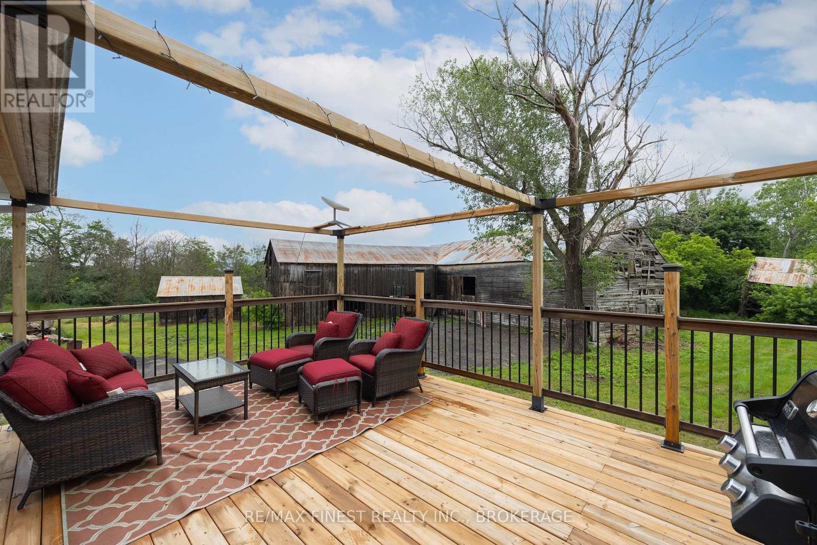 697 HINCH ROAD - 33