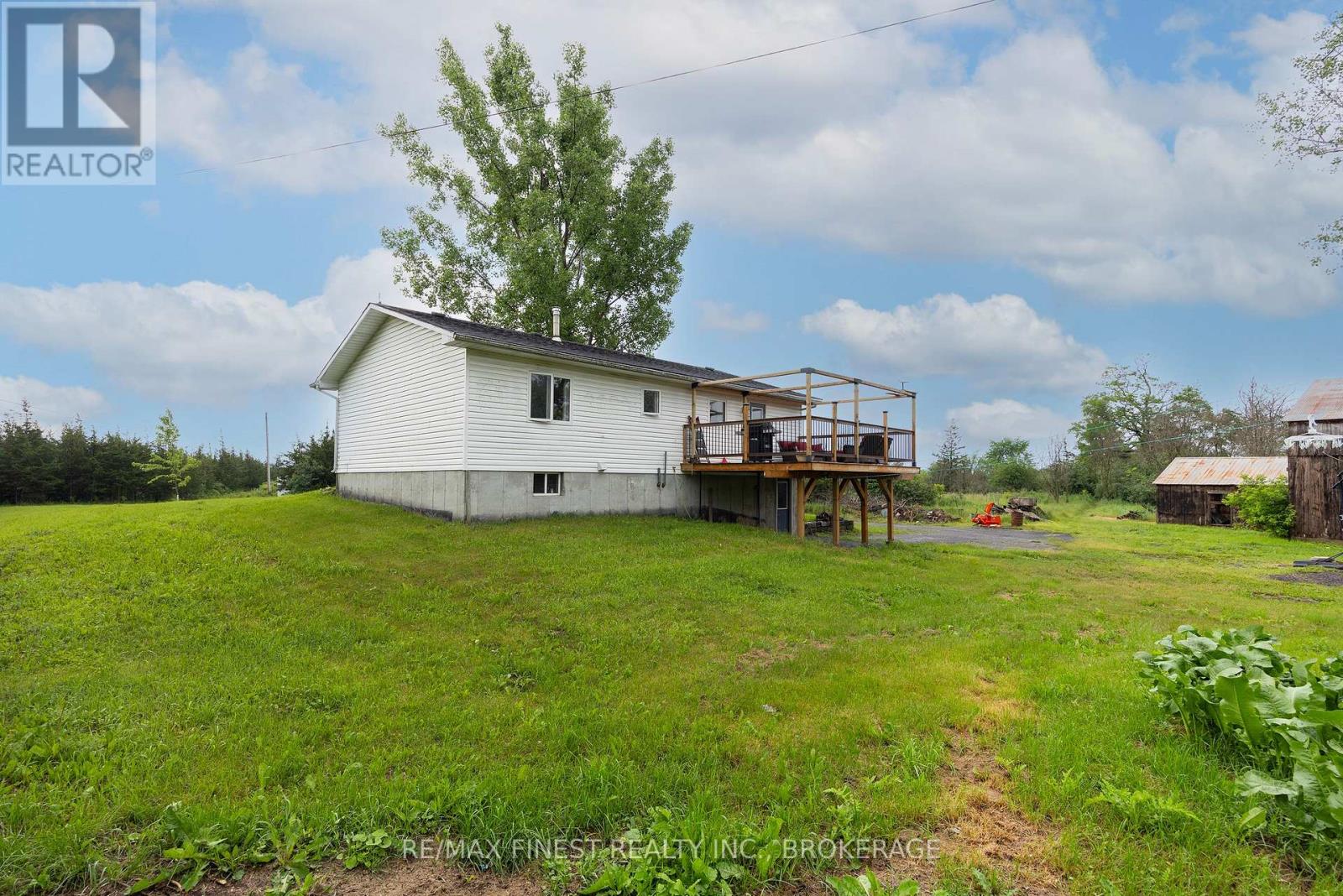 697 HINCH ROAD - 36