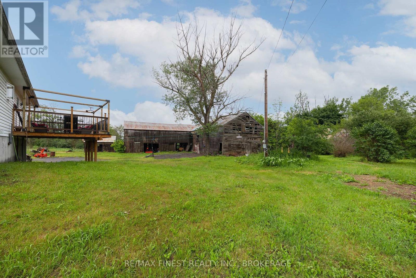 697 HINCH ROAD - 37