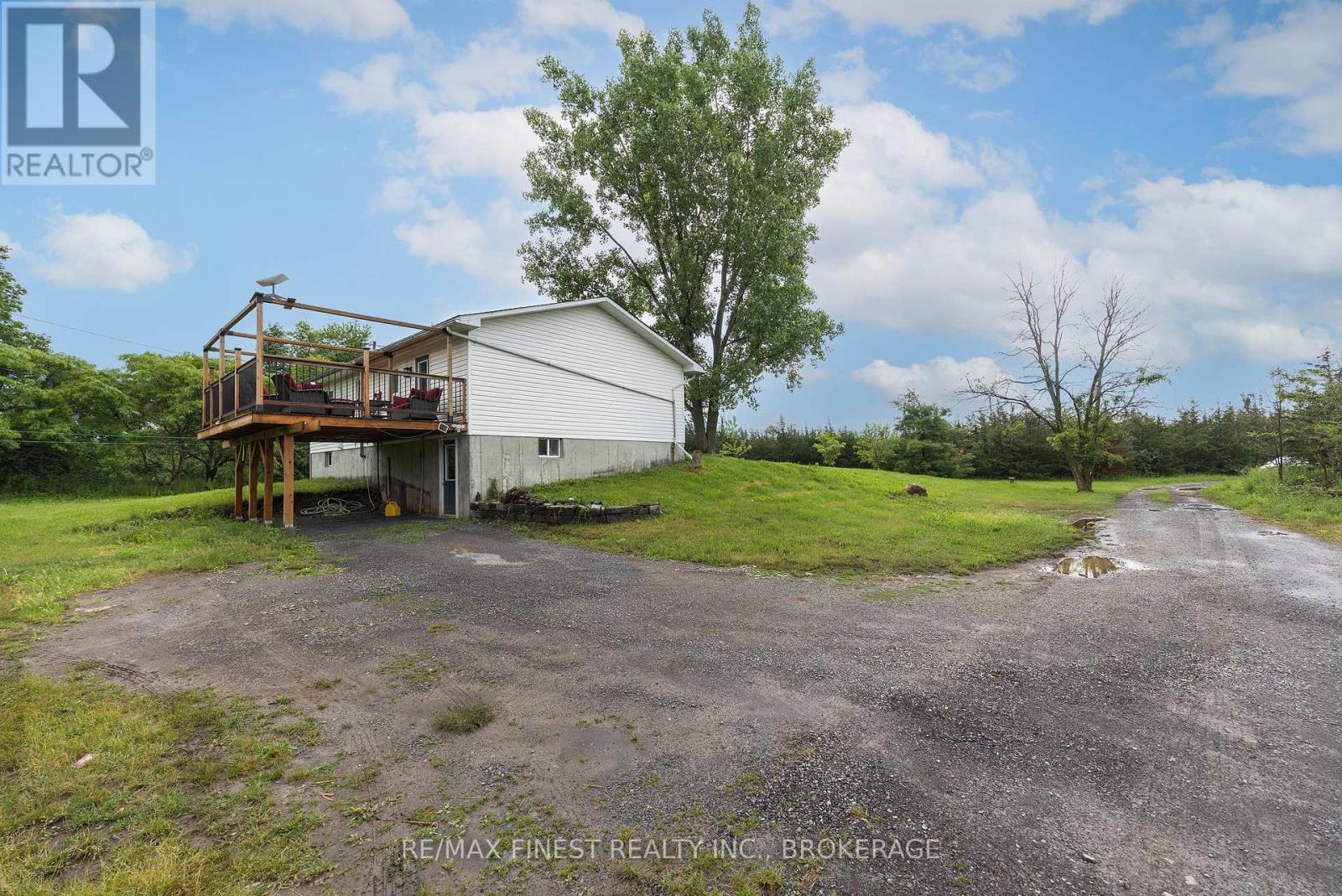 697 HINCH ROAD - 41