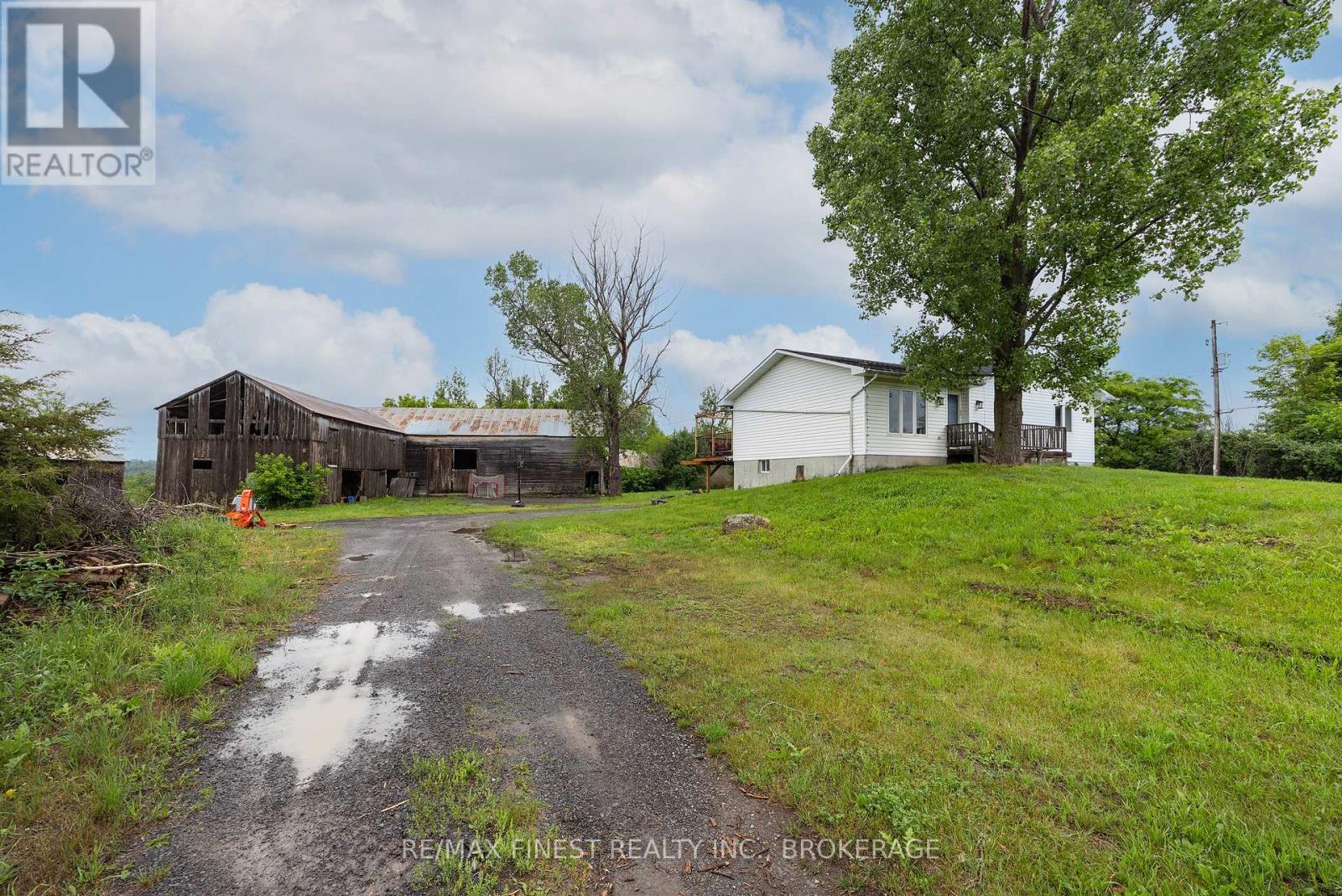 697 HINCH ROAD - 42