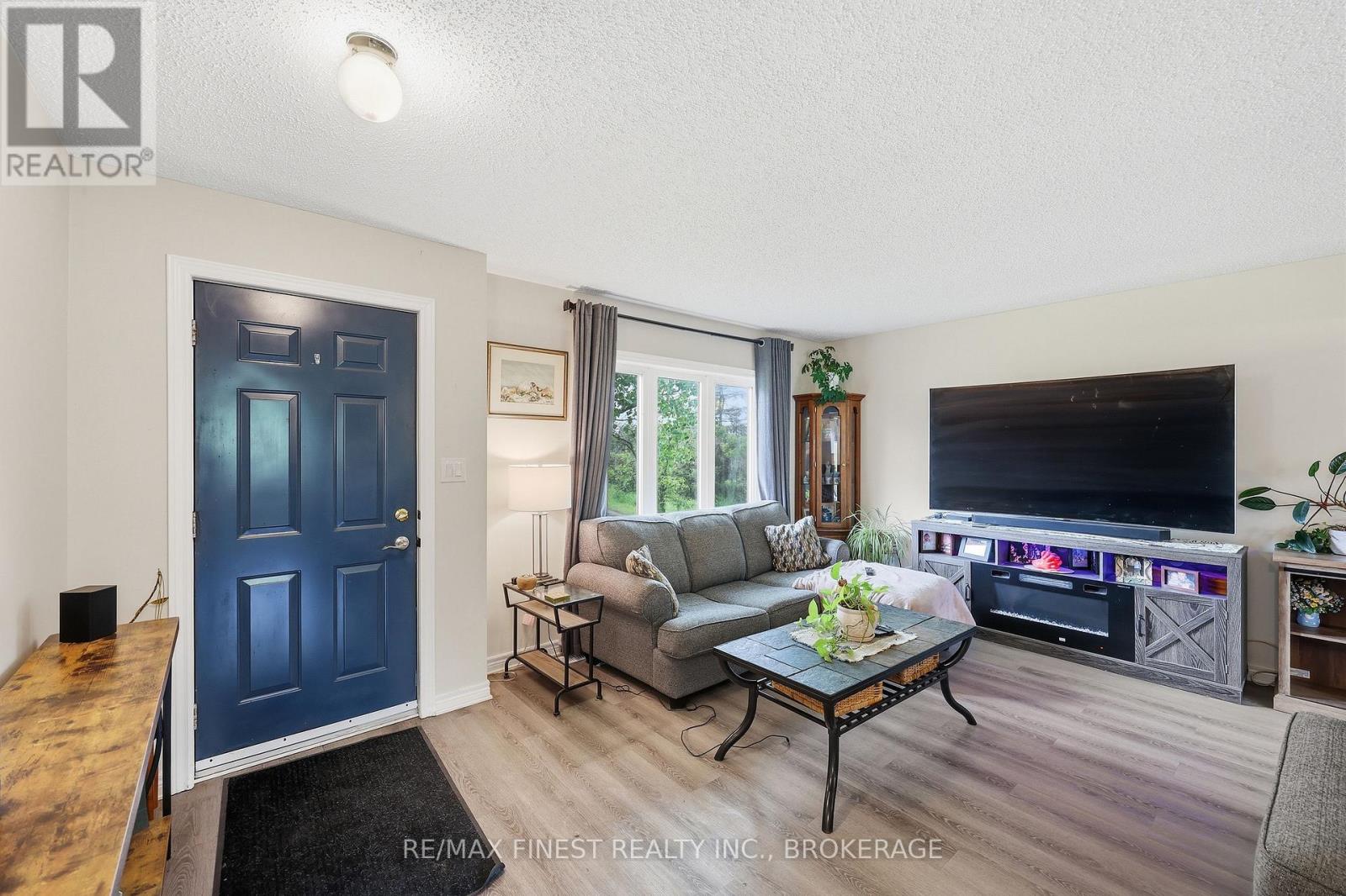 697 HINCH ROAD - 7
