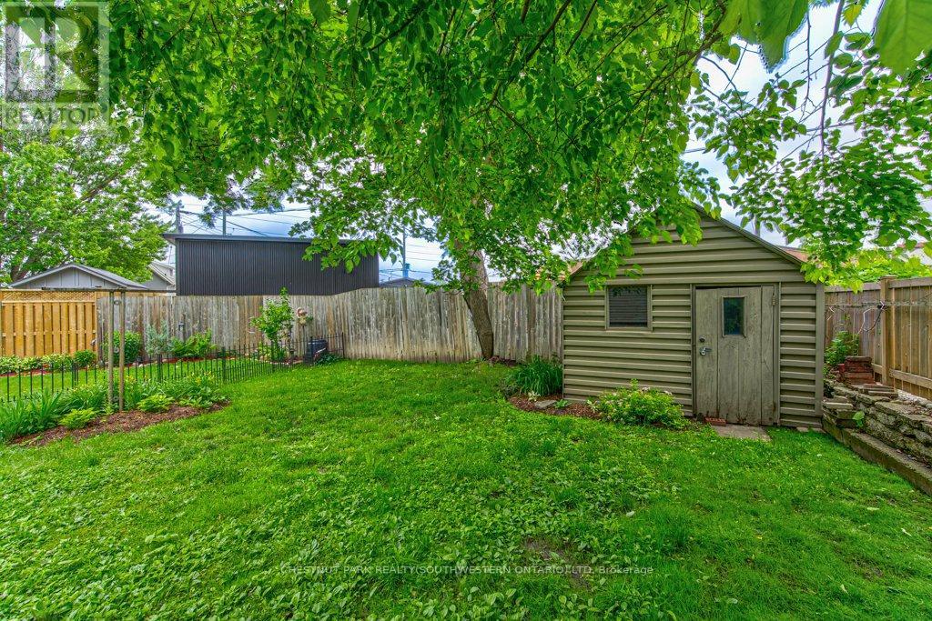 26 ST. LEGER STREET - 33