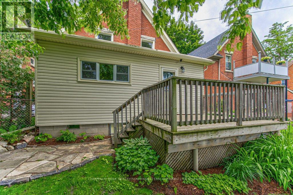 26 ST. LEGER STREET - 35