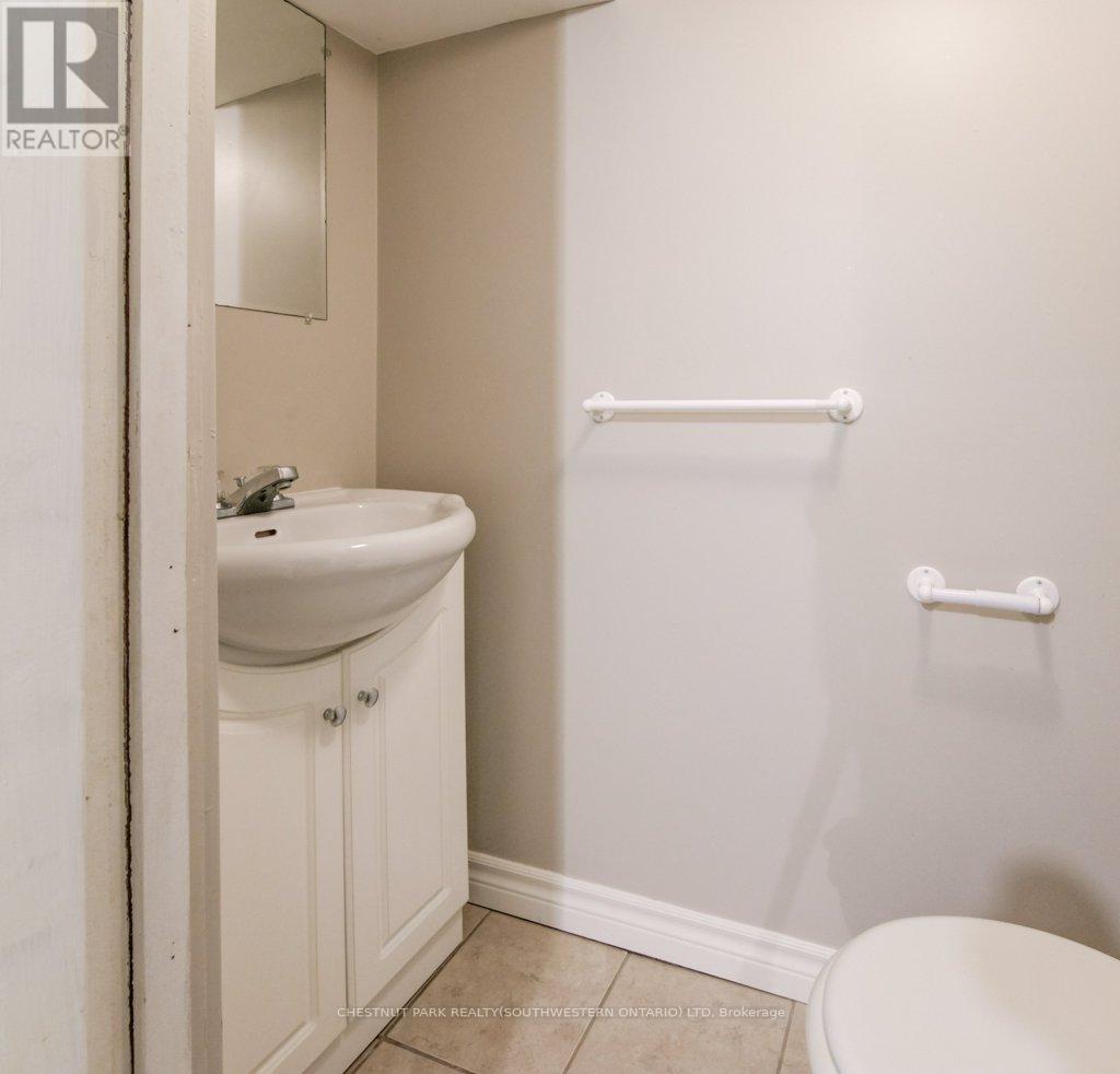26 ST. LEGER STREET - 29