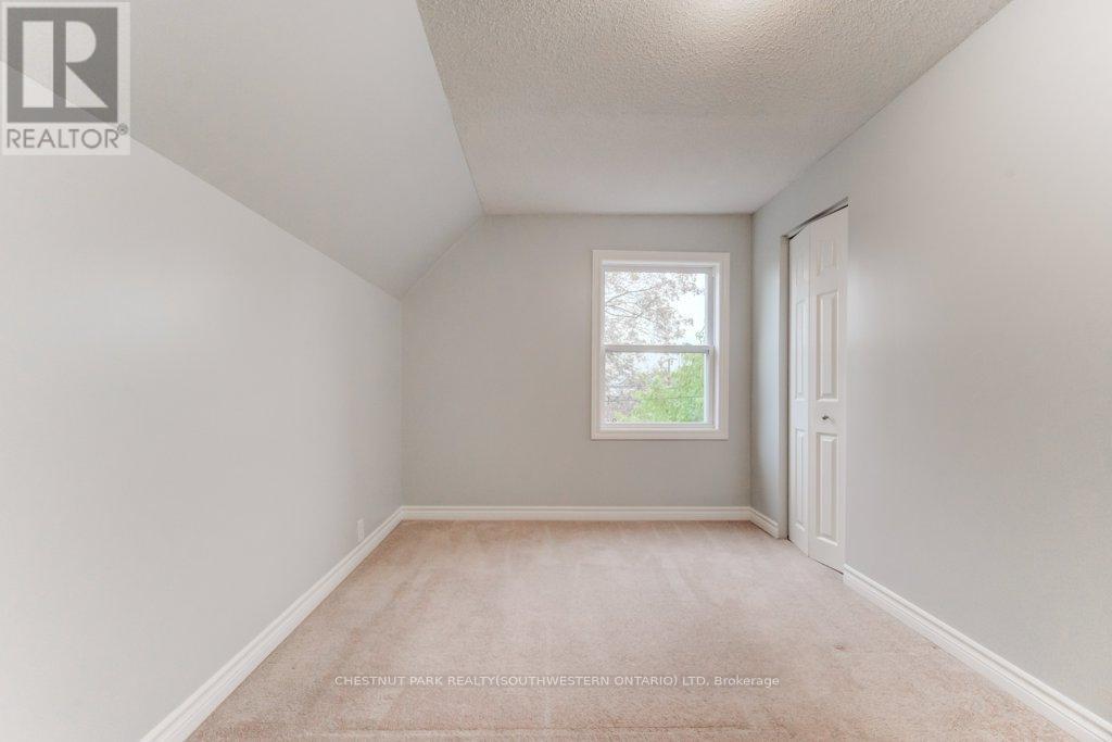 26 ST. LEGER STREET - 25