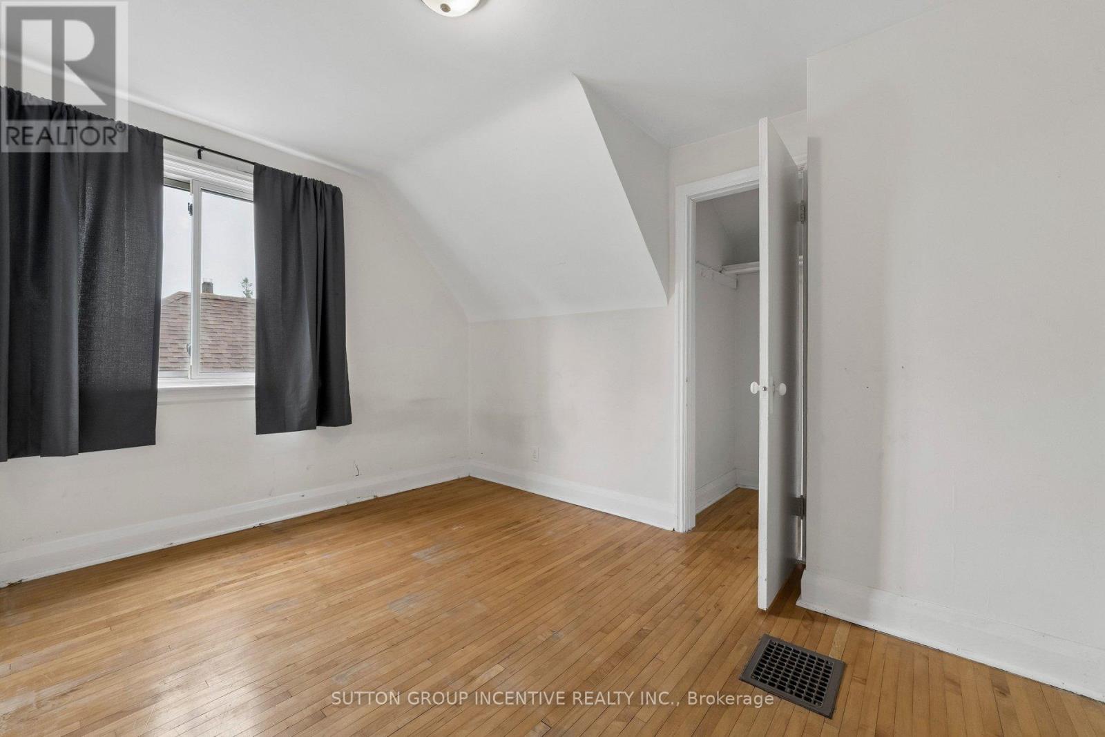 581 ARNDON AVENUE - 17