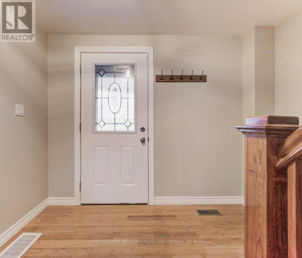 26 ST. LEGER STREET - 6