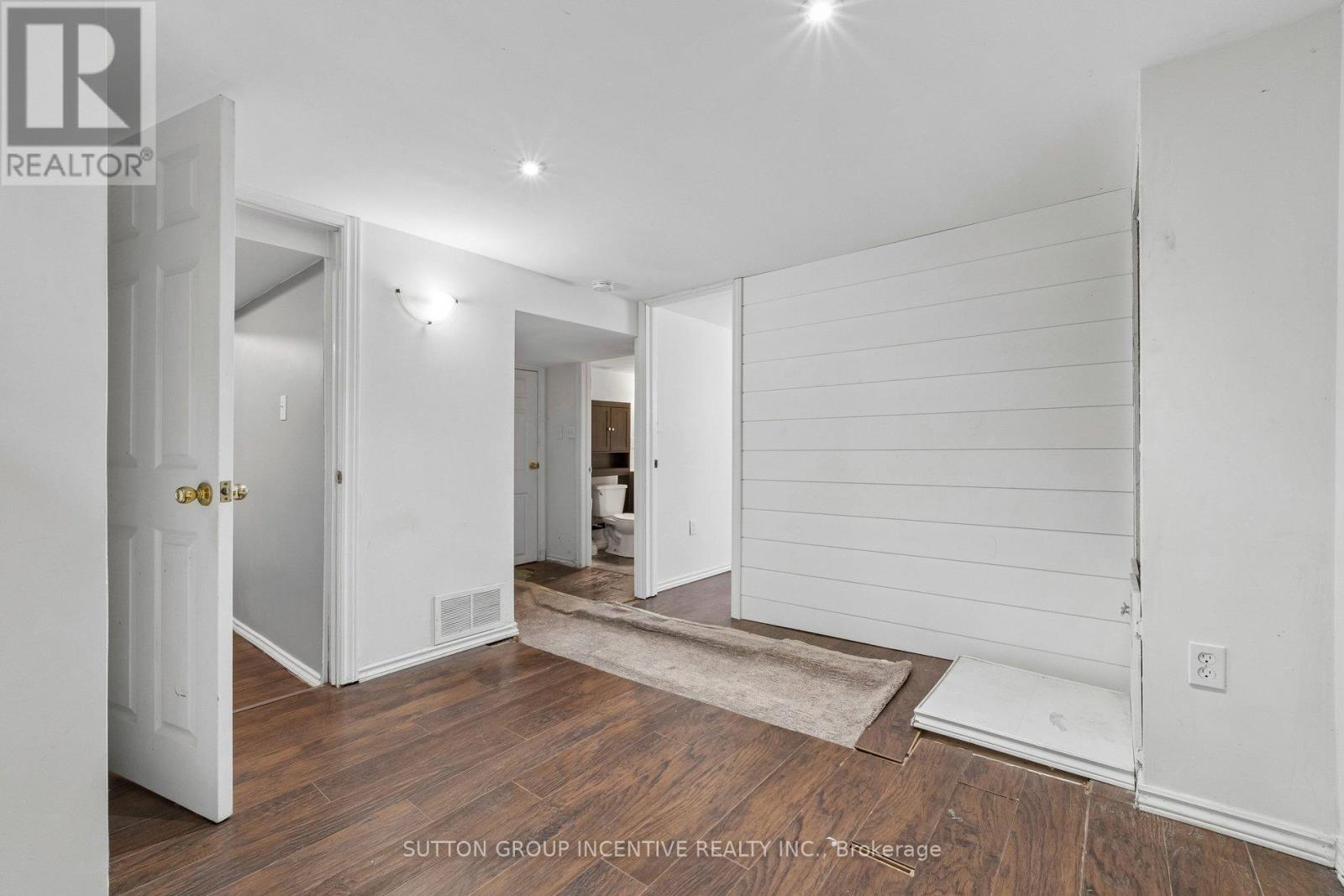 581 ARNDON AVENUE - 37