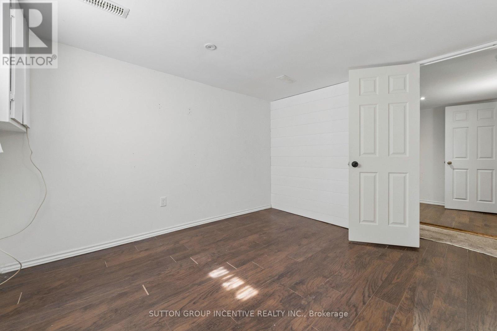 581 ARNDON AVENUE - 36