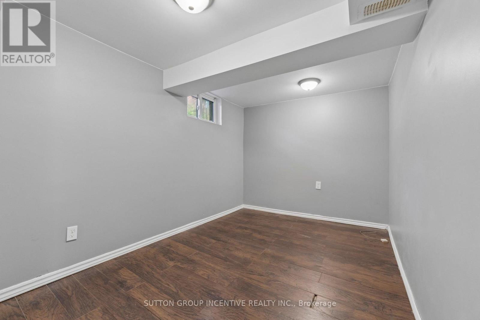581 ARNDON AVENUE - 26