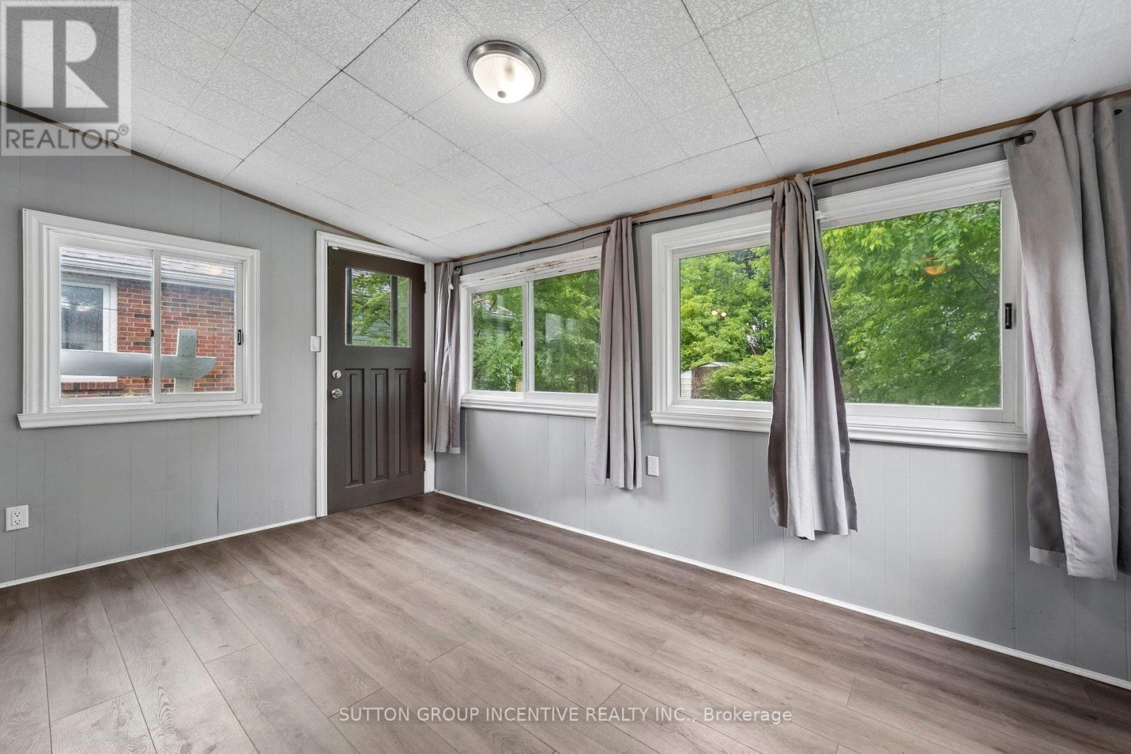 581 ARNDON AVENUE - 22