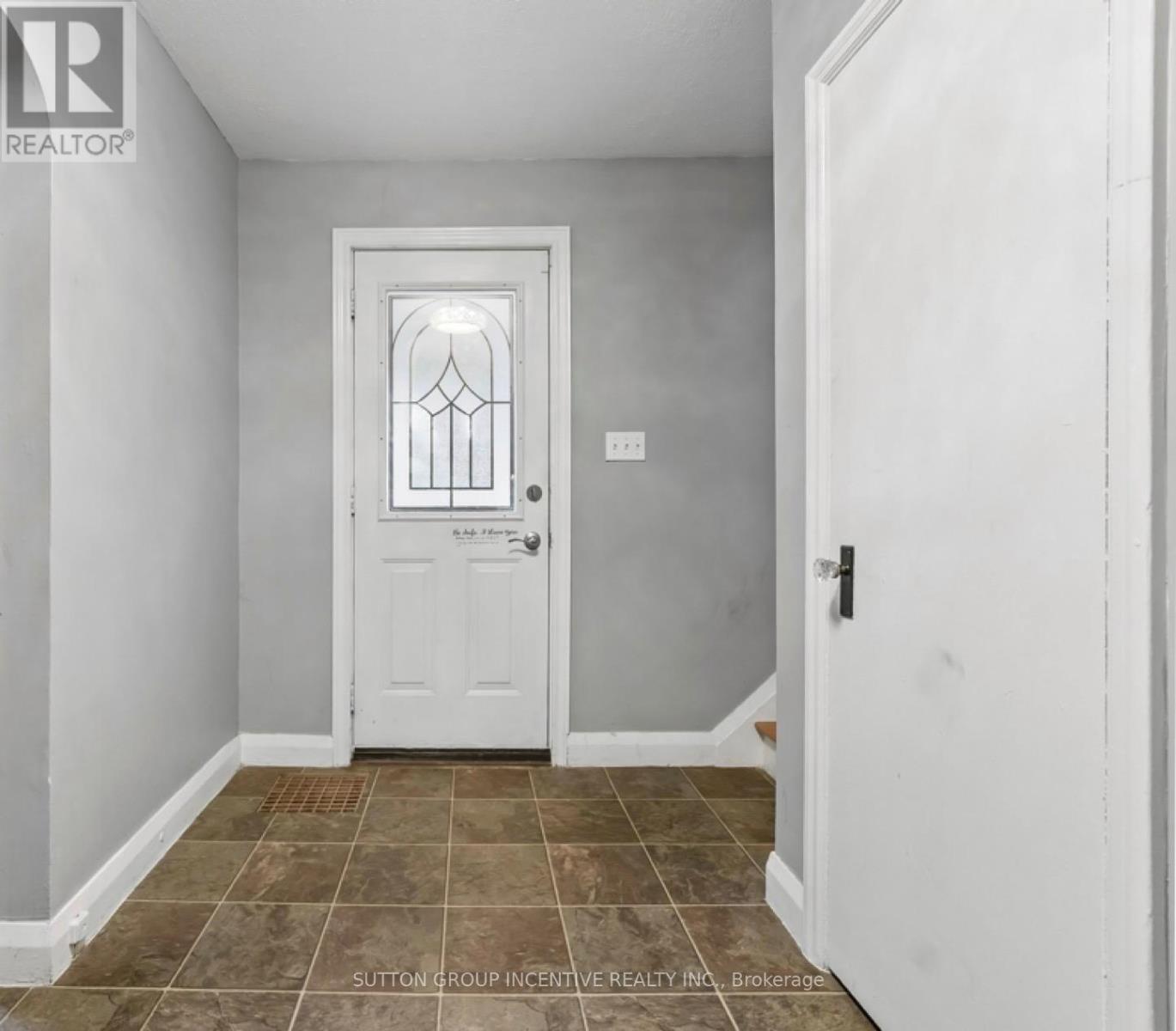 581 ARNDON AVENUE - Image 6