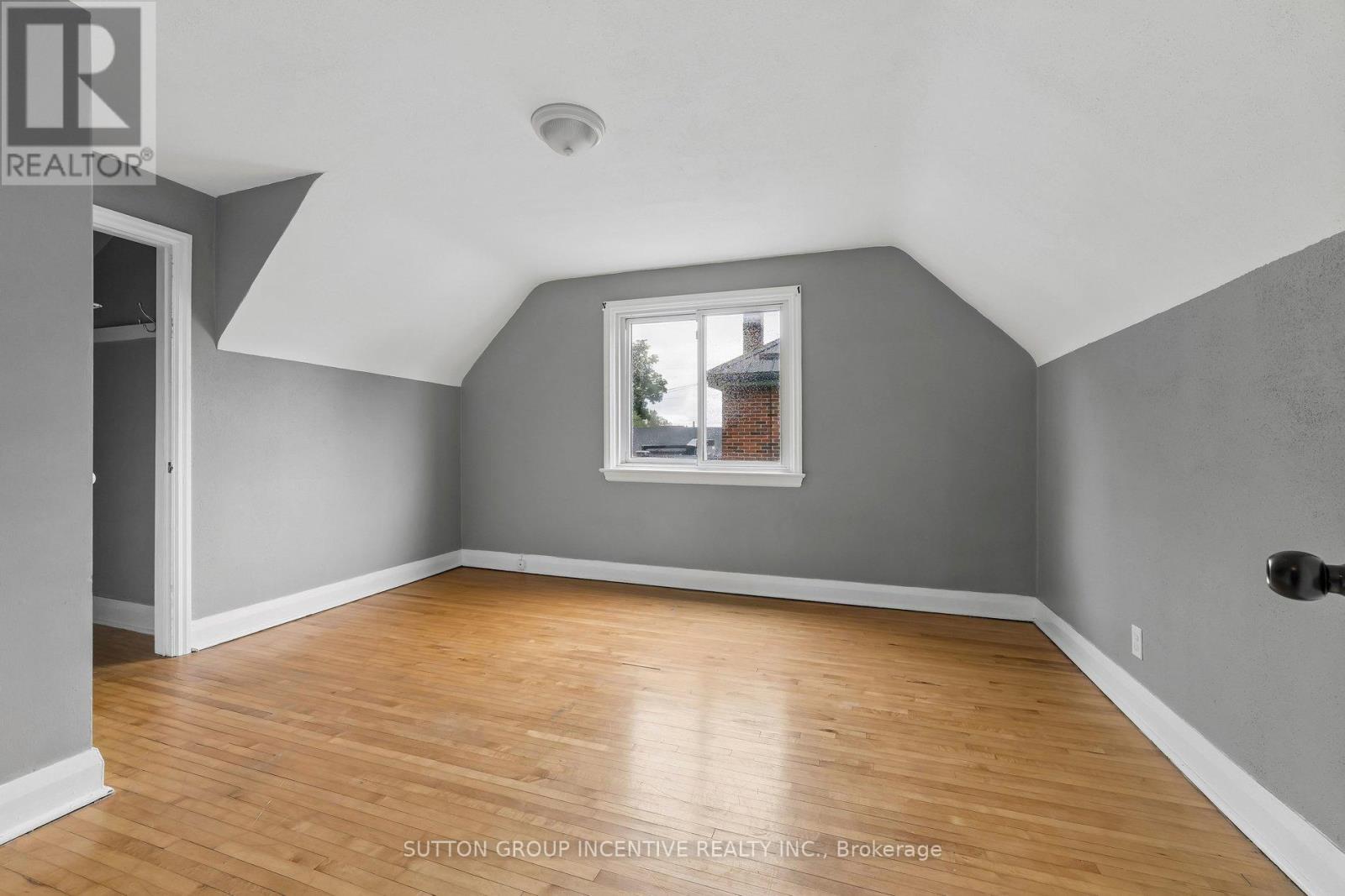 581 ARNDON AVENUE - 23