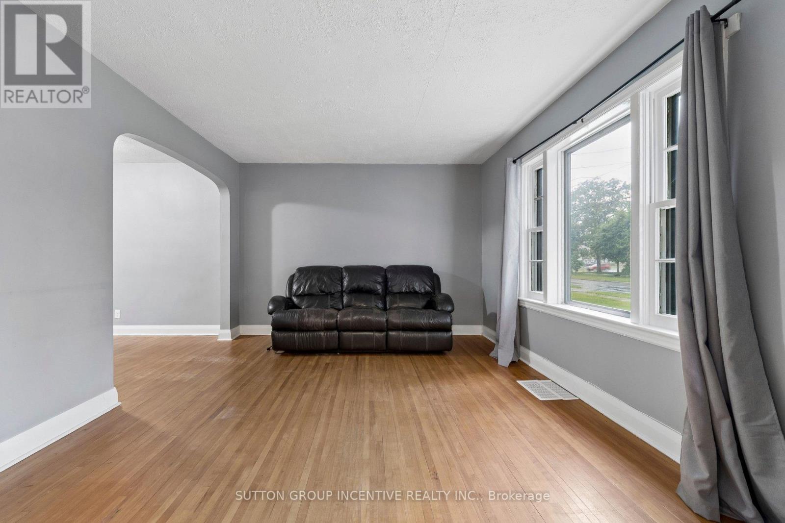 581 ARNDON AVENUE - 9
