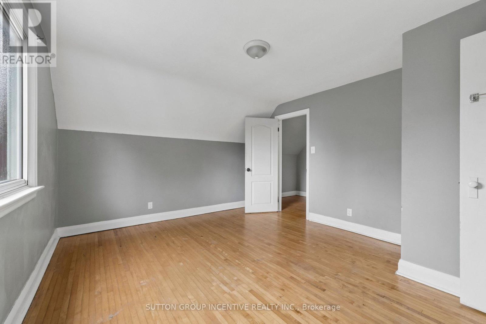 581 ARNDON AVENUE - 24