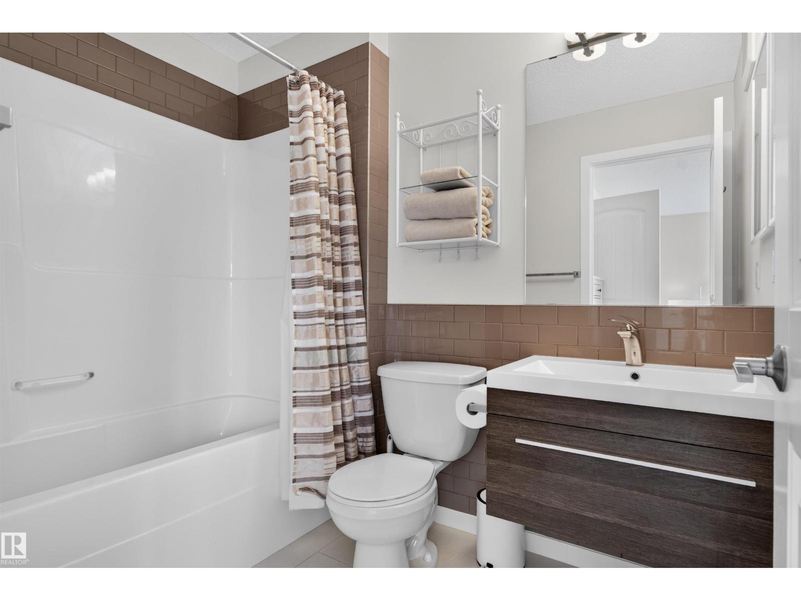 6928 22 AV SW — photo 13