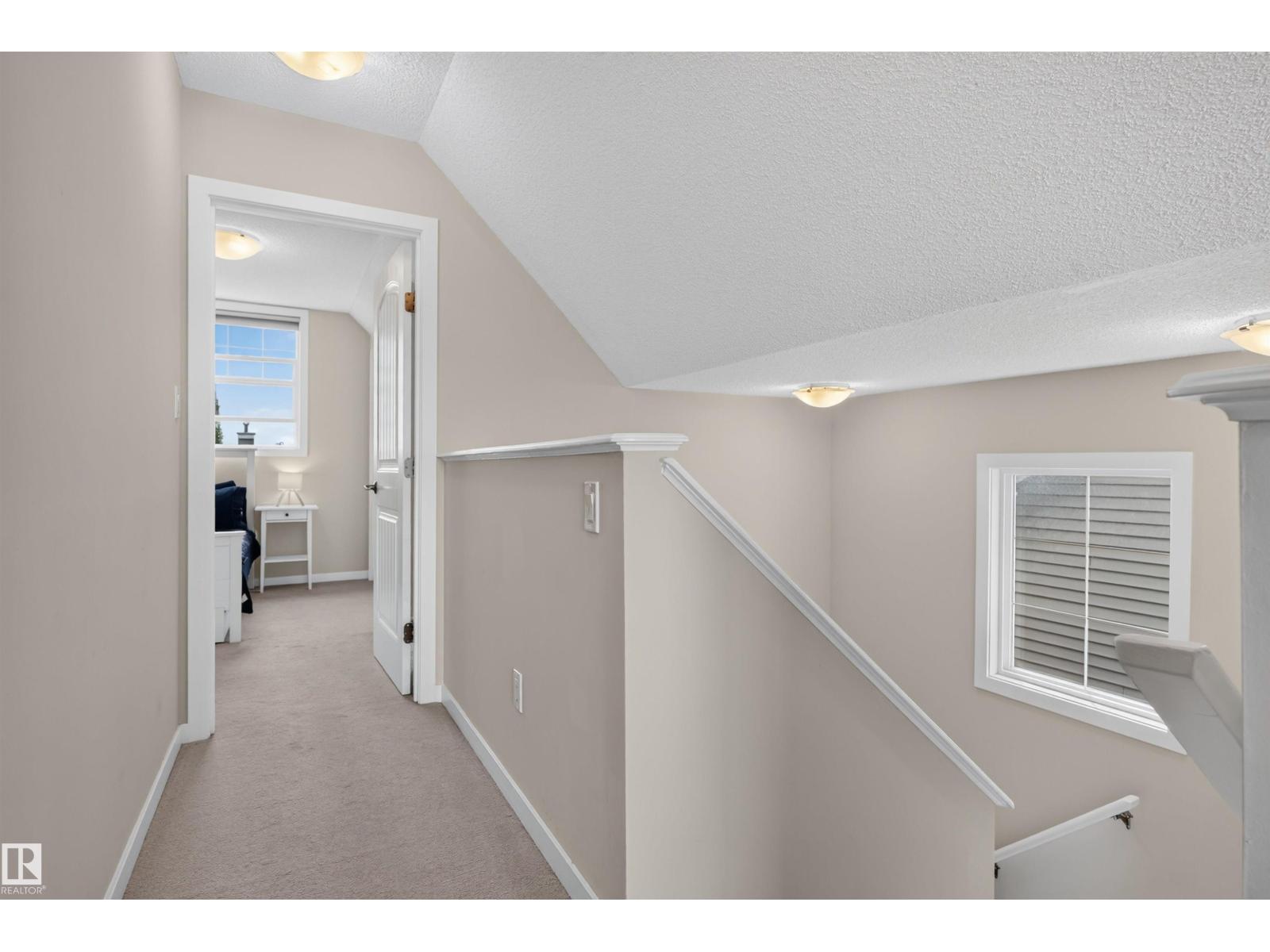 6928 22 AV SW — photo 18