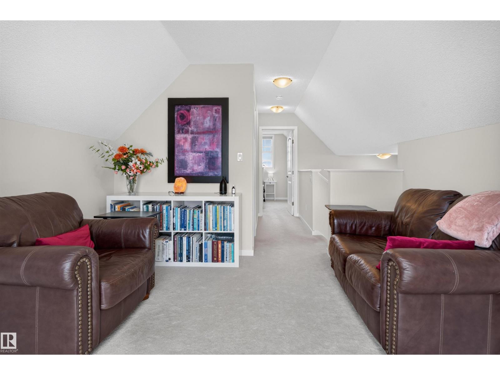 6928 22 AV SW — photo 21