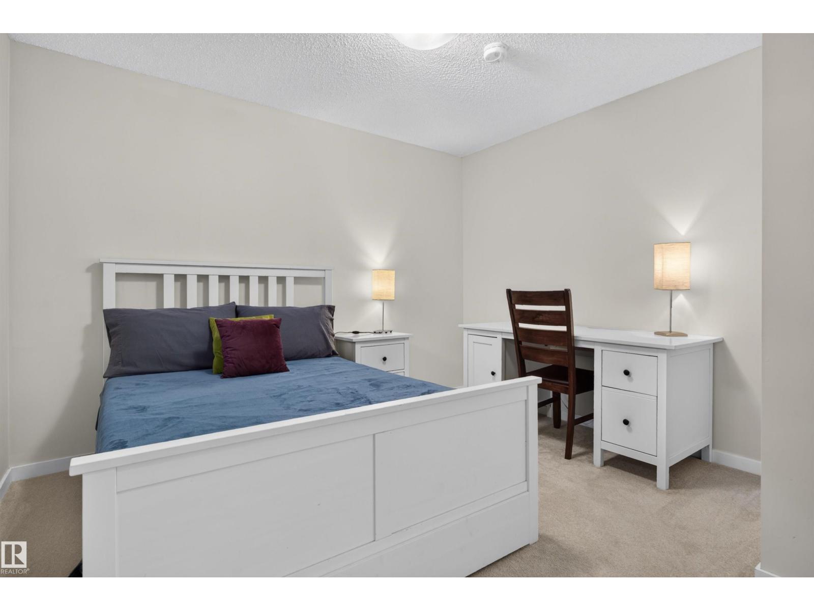 6928 22 AV SW — photo 31