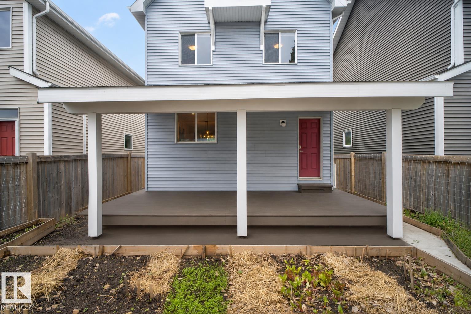 6928 22 AV SW — photo 33