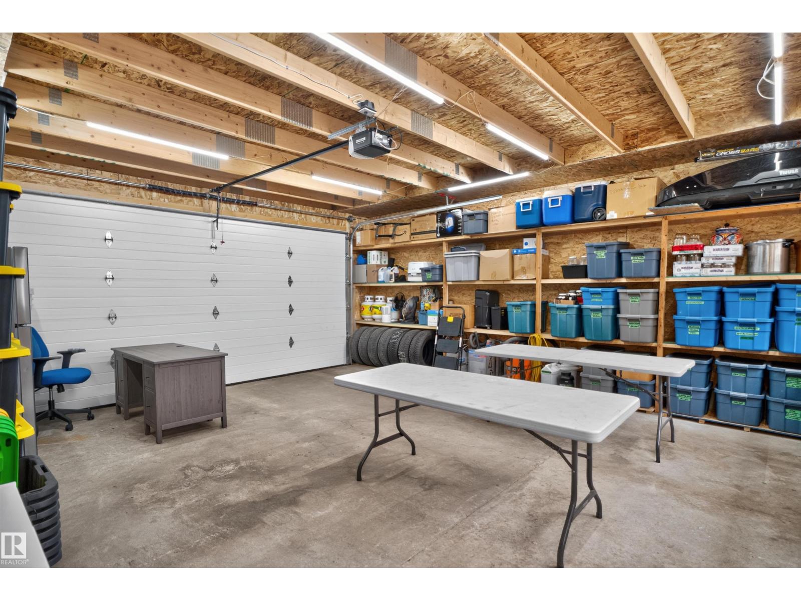 6928 22 AV SW — photo 37