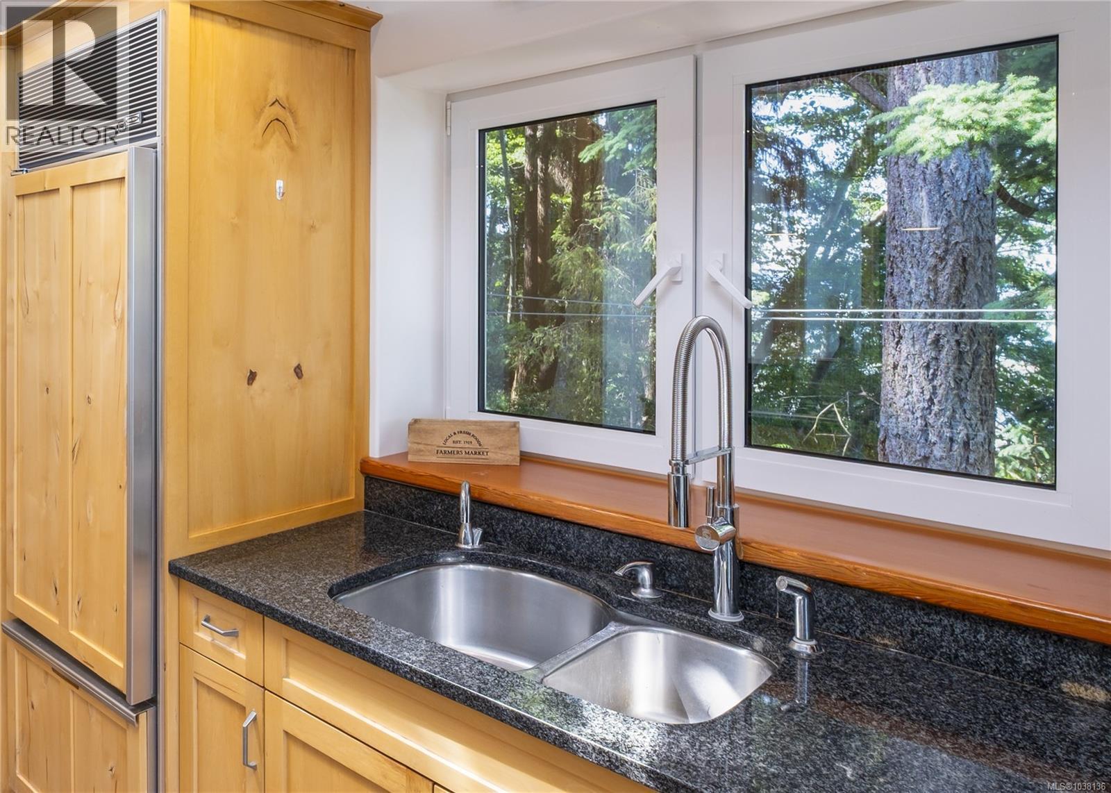 145 Petroglyph Way - 18