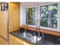 Primary Bedroom - 145 Petroglyph Way, Quadra Island, BC V0P1N0 Photo 18