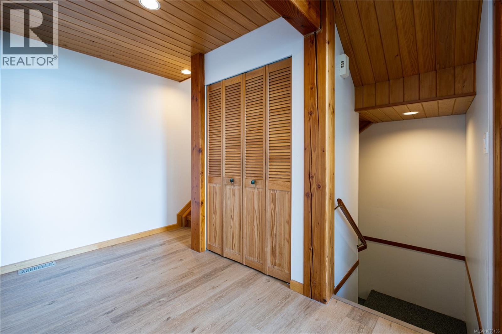145 Petroglyph Way - 47