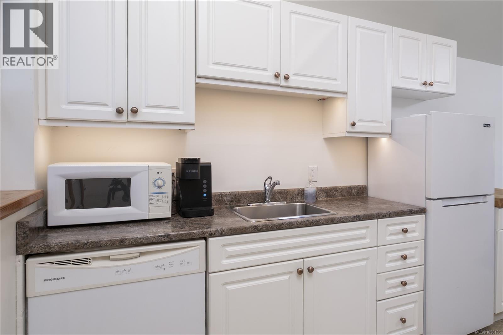 145 Petroglyph Way - 75