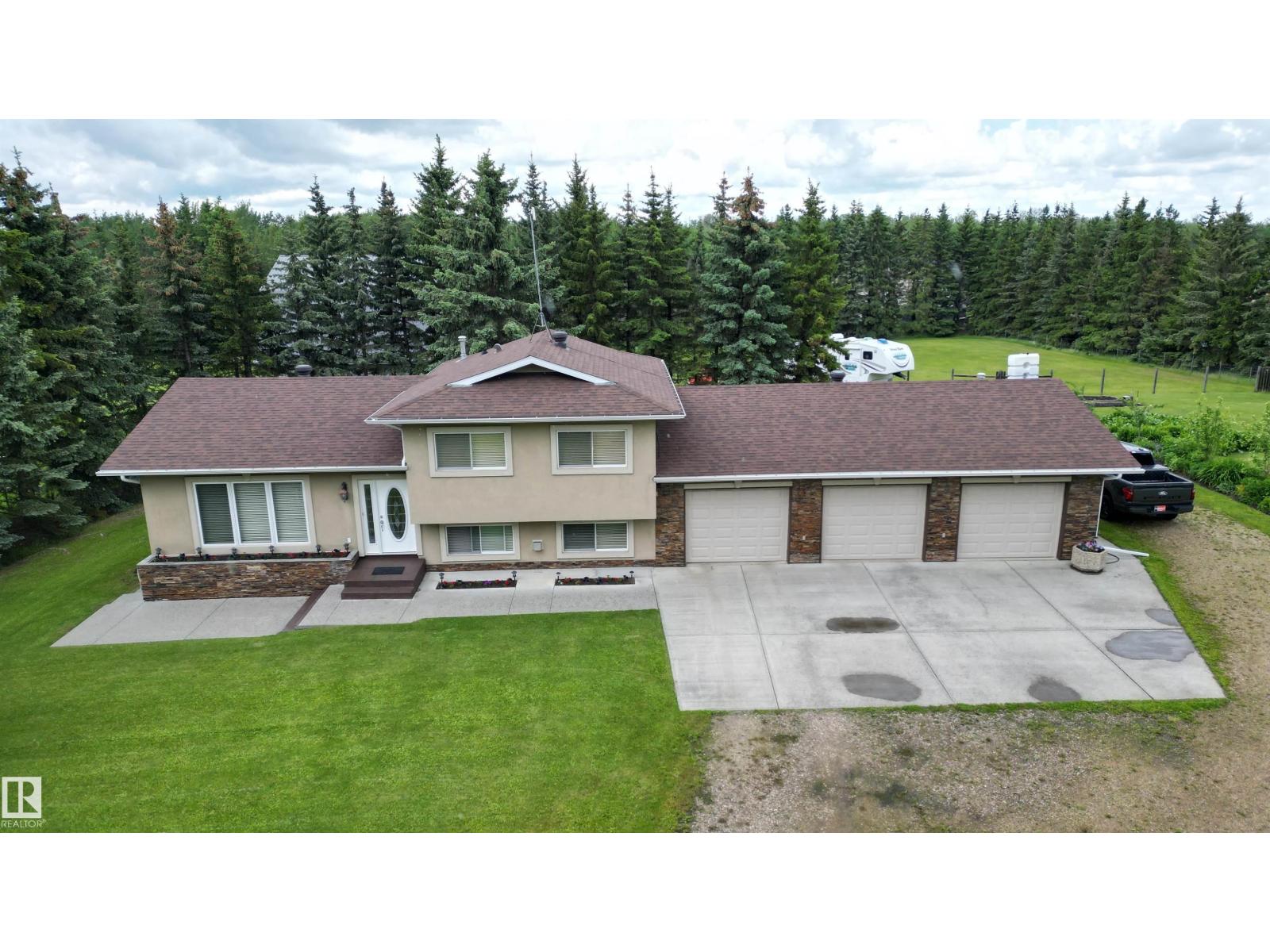 #26 51022 RGE ROAD 221 - 2