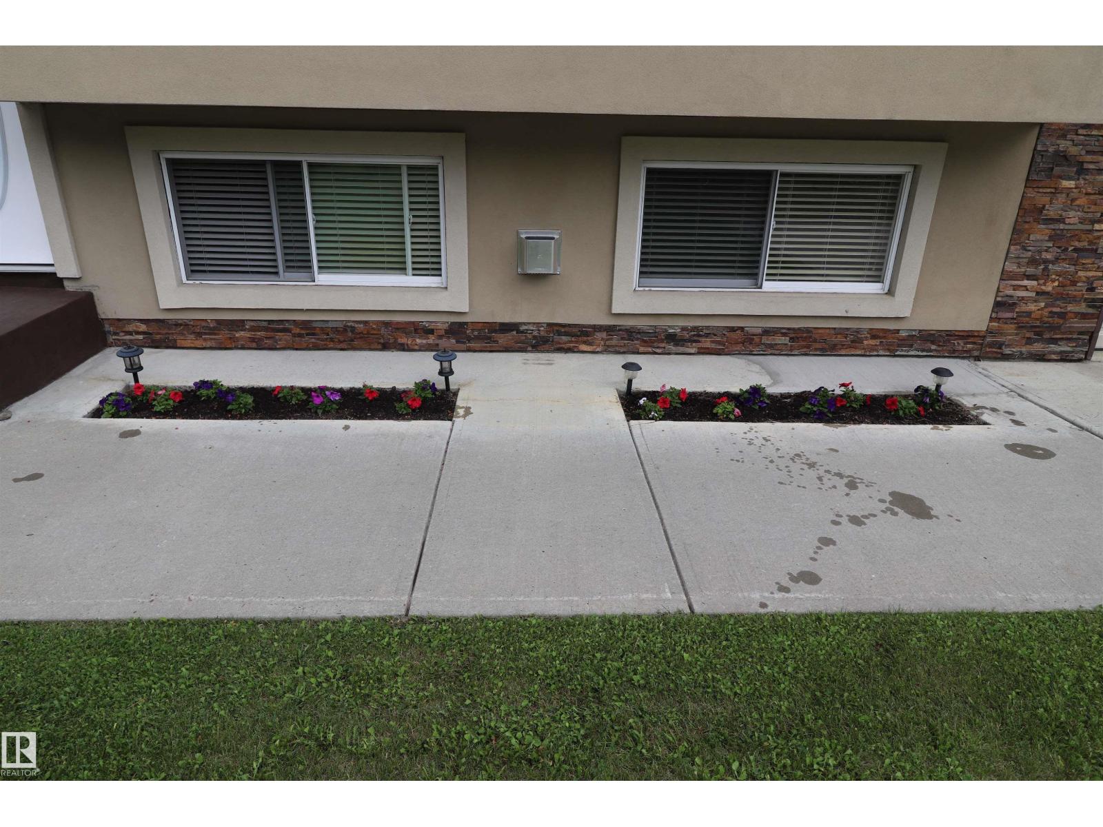 #26 51022 RGE ROAD 221 - 32