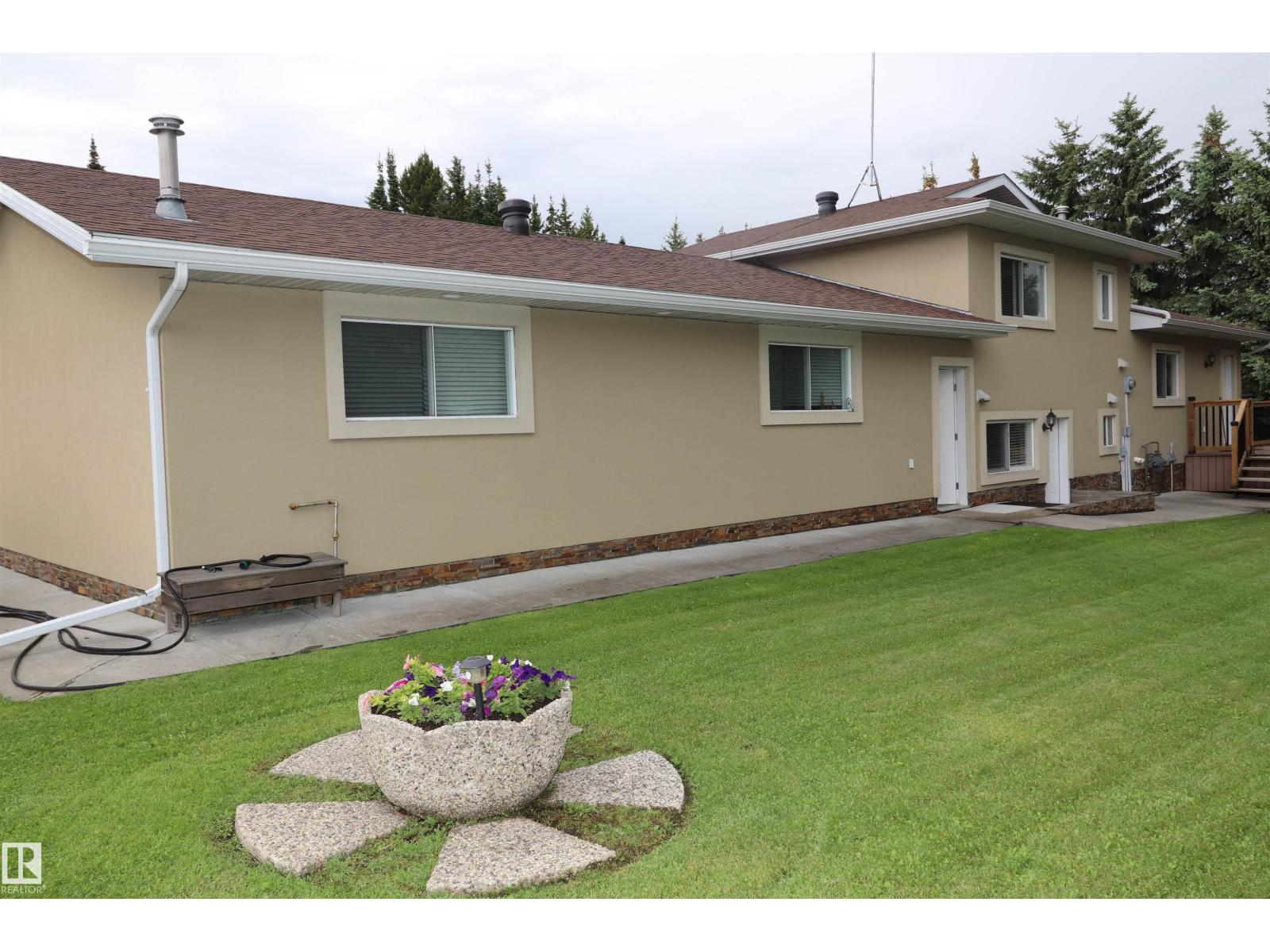 #26 51022 RGE ROAD 221 - 37