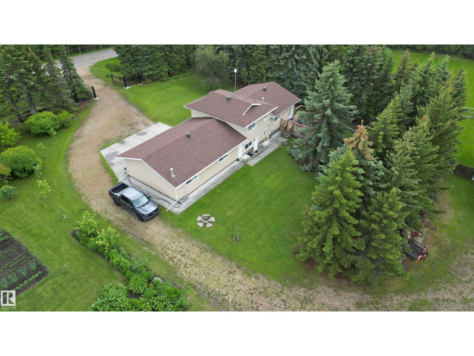 #26 51022 RGE ROAD 221 - 39