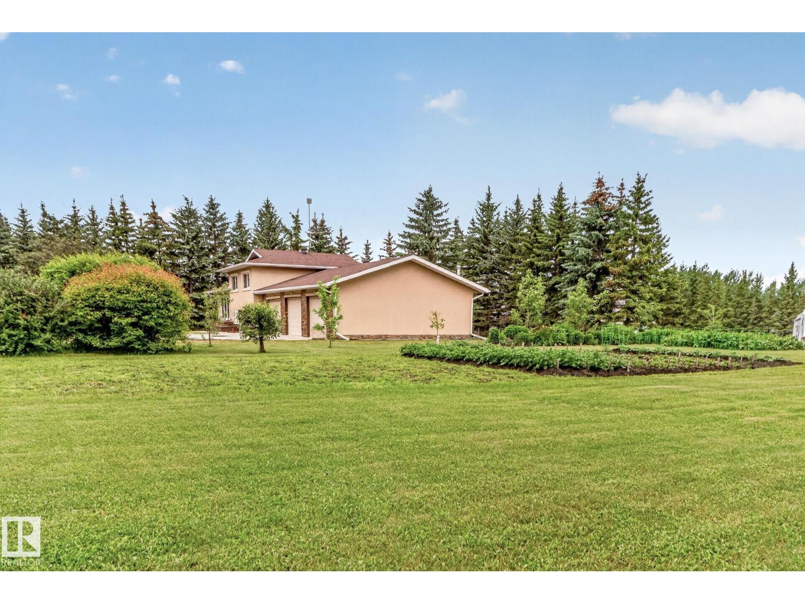 #26 51022 RGE ROAD 221 - 51
