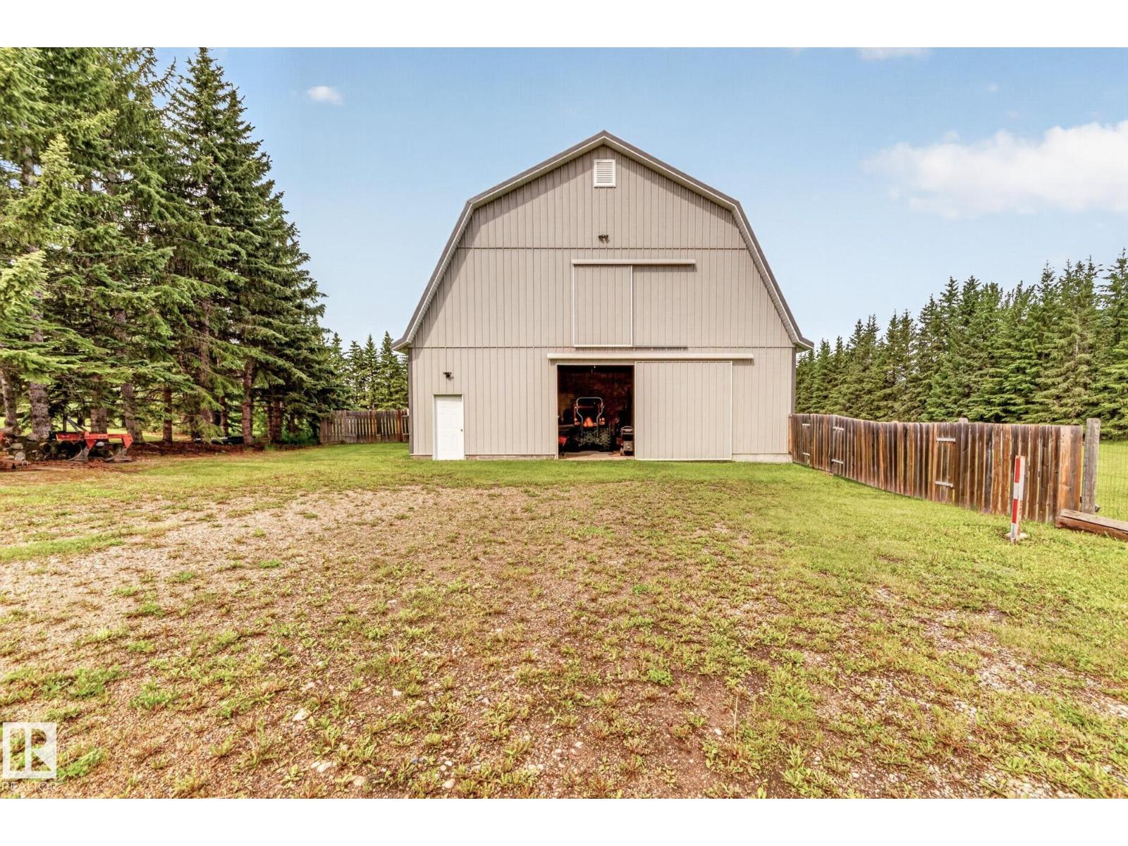 #26 51022 RGE ROAD 221 - 54