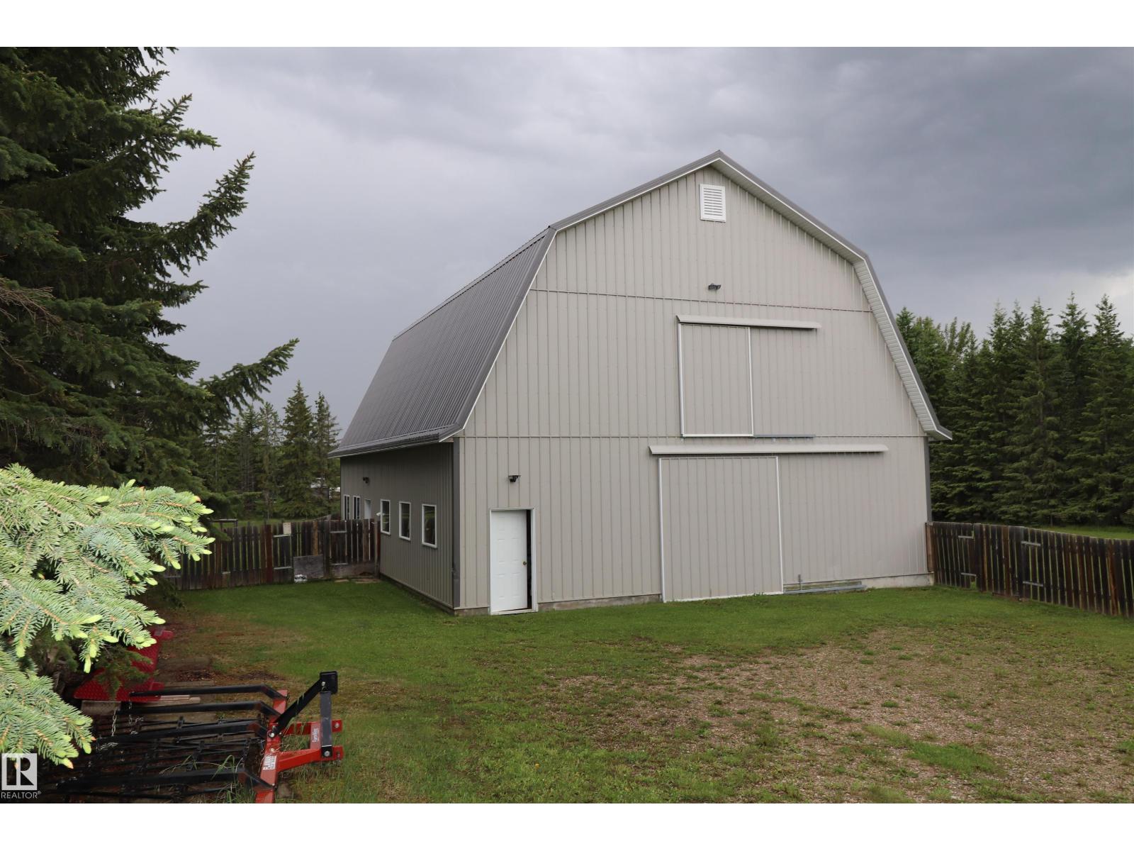 #26 51022 RGE ROAD 221 - 55